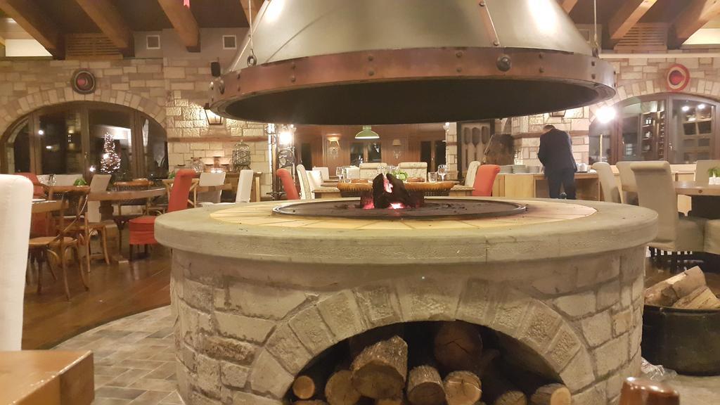 Kazarma Hotel Kalývia Fylaktís Buitenkant foto